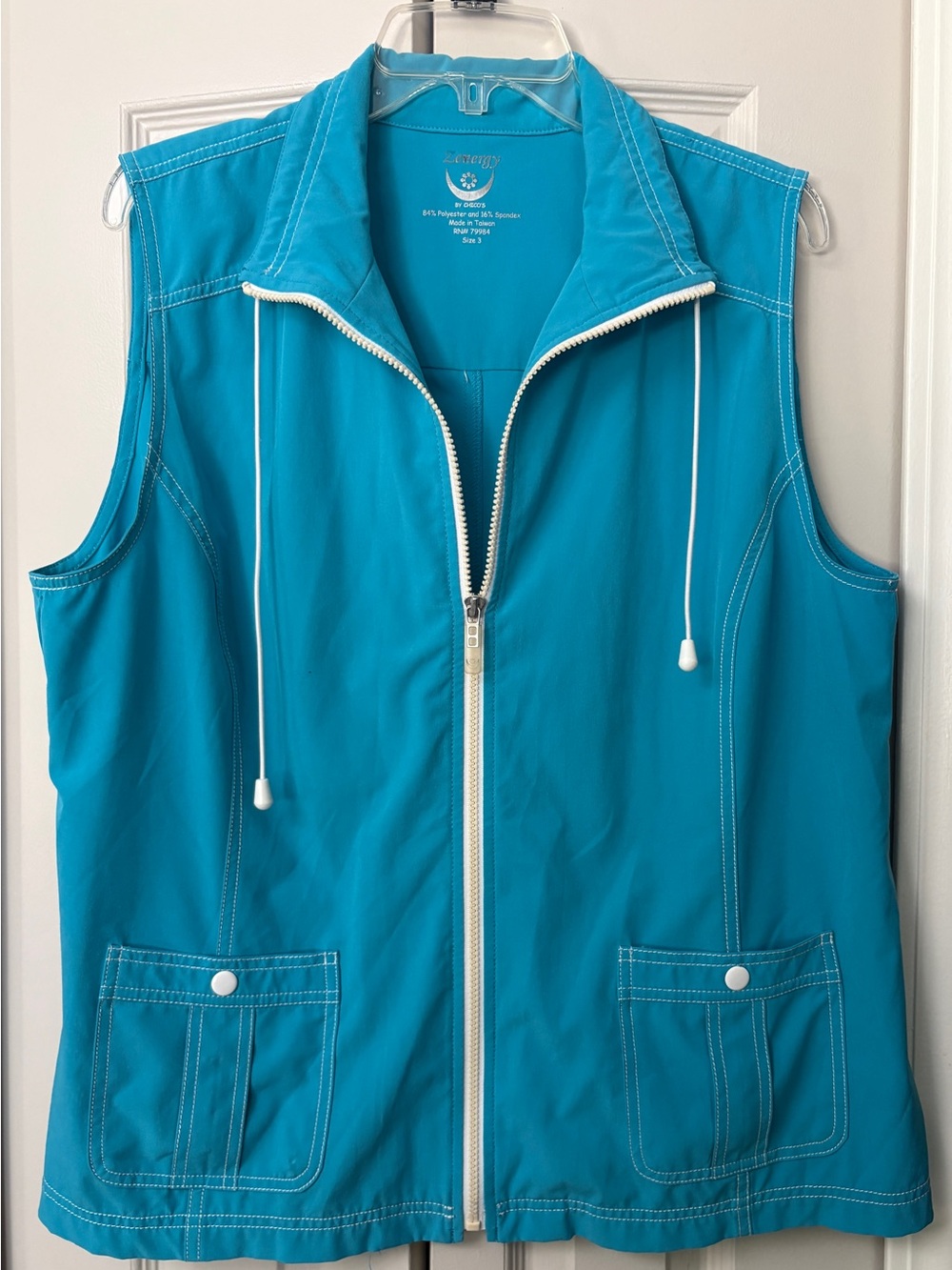 Chico’s Zenergy Zip-Front Sleeveless Vest. size 3